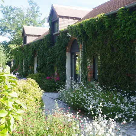 Manoir Des Logis לינה וארוחת בוקר *