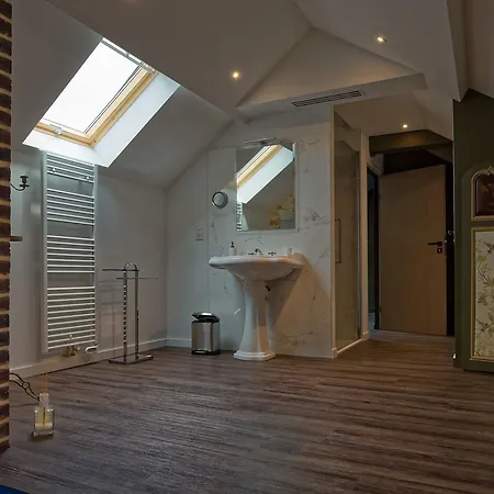 Bed & Breakfast Manoir Des Logis *