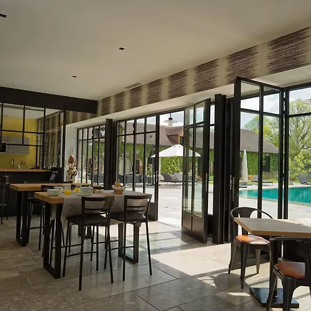 Manoir Des Logis Oda ve Kahvaltı Yvré-lʼÉvêque