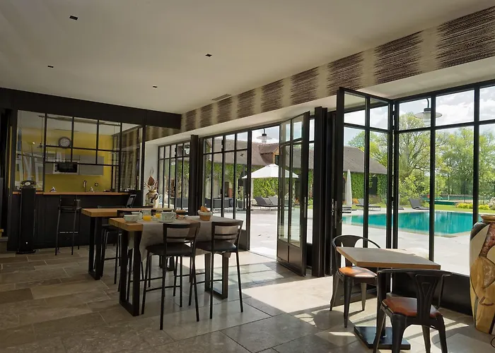 Manoir Des Logis B&B Yvré-lʼÉvêque